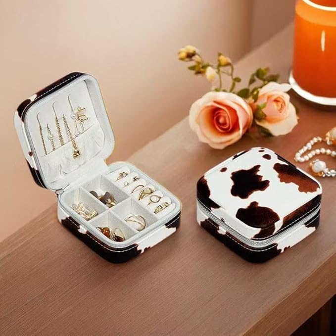 Jinglong Cattleprint Travel Jewelry Box, Compact and Adorable Doggy Jewelry Organizer, Suitable for Rings, Necklaces, and Earrings, Portable Jewelry Storage Box (Pink and white cow pattern)