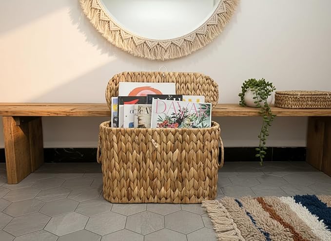 Toilet Paper Basket with Lid,Wicker Basket for Bathroom Organizers and Storage,Holds Up to 6 Mega Rolls, Decorative Hand-Woven Rattan Bathroom Decor Accessories,Natural Water Hyacinth