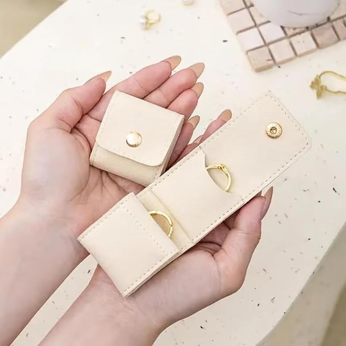 Mini Travel Jewelry Bag, Mini Jewelry Travel Pouch, Small Portable Foldable Multi-compartment Velvet Jewelry Travel Organizer with Buckle for Rings, Necklaces, Earrings, Trinkets(Beige)