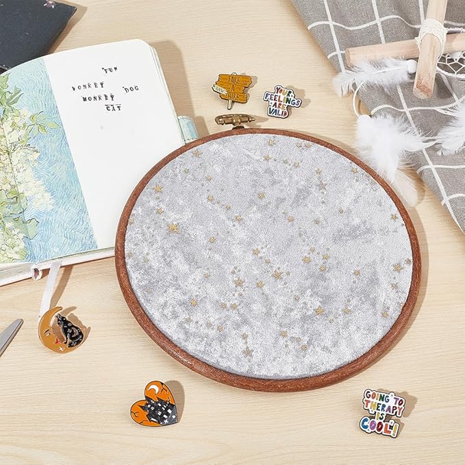Wall Hanging Brooch Round Pin Board Enamel Pin Display Holder Jewelry Badge Display Collection Board Brooch Round Pin Display Stand for Stud Earring Collectibles Display Wall Decor Grey