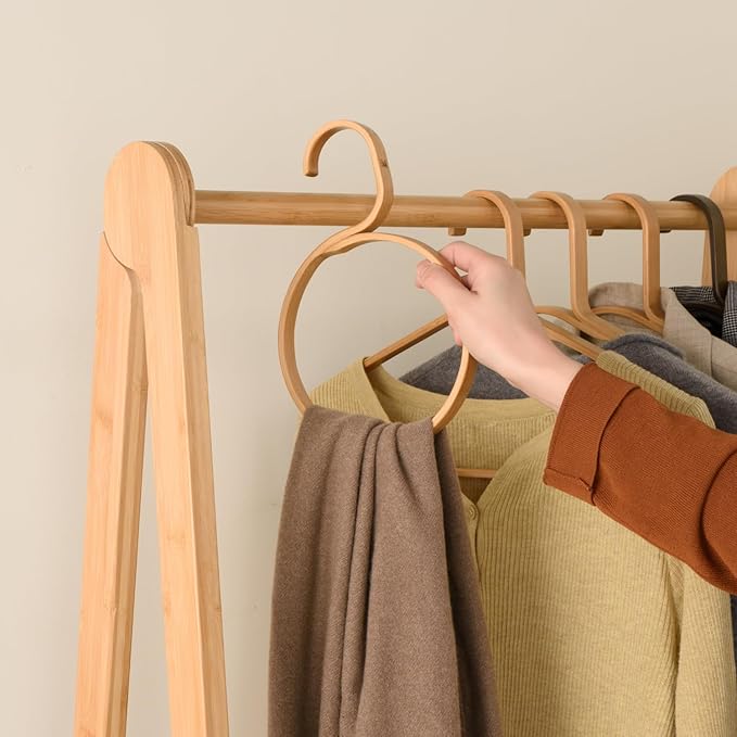 GUDEE CAKON Bamboo Circle Hanger Scarf Rack, Stylish and Durable Organizer for Scarves and Accessories (Natural)
