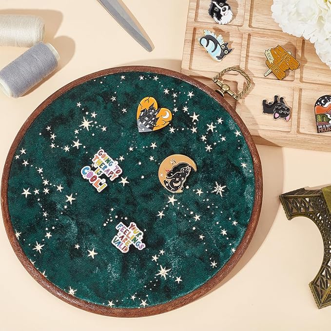 Wall Hanging Brooch Round Pin Board Enamel Pin Display Holder Jewelry Badge Display Collection Board Brooch Round Pin Display Stand for Stud Earring Collectibles Display Wall Decor Green