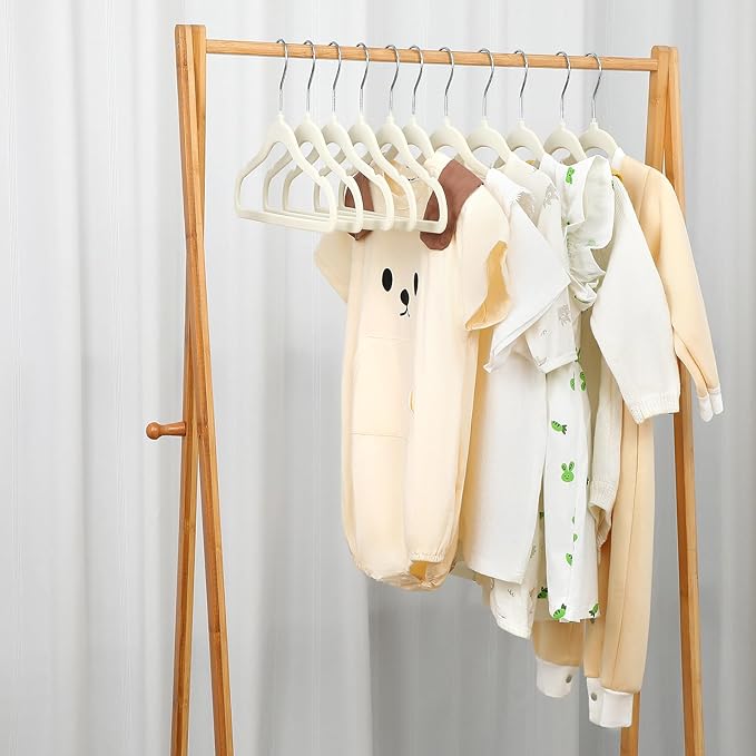 GoodtoU Kids Velvet Hangers, 50 Pack, 11.8 in Non-Slip Baby & Toddler Clothes Hangers, Baby Felt Hangers with Notches & 360° Swivel Hooks for Space-Saving, Beige