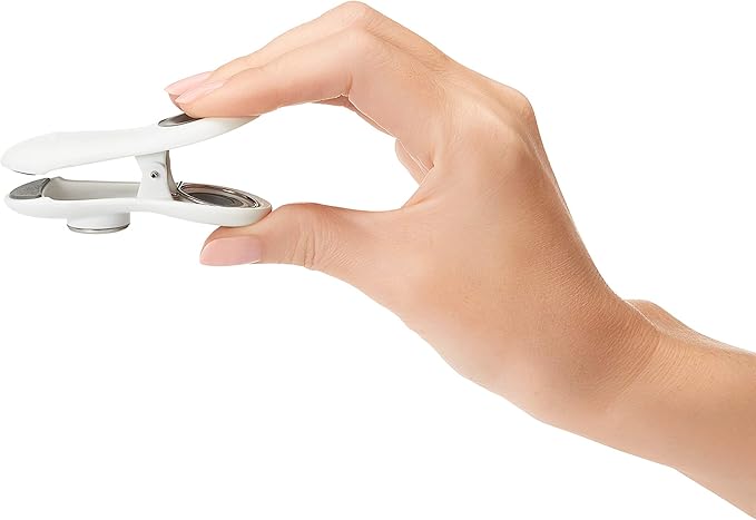 OXO Good Grips Magnetic All-Purpose Clips, White, 4-Pack