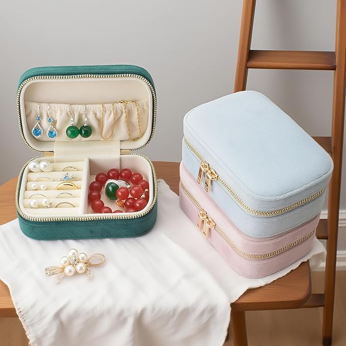 Small Travel Jewelry Case for Women - Plush Velvet Portable Organizer, Holds 20+ Bracelet/Necklace/Earrings/Rings, Giftable Storage Display Box Zipper, Mother/Bridesmaid/Girlfriend Gift (Green)