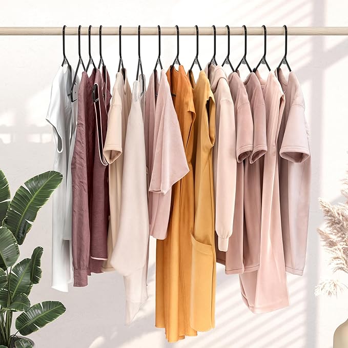 Plastic Hangers 20 Pack Black - Clothes Hangers - Makes The Perfect Coat Hanger and General Space Saving Clothes Hangers for Closet - Percheros Ganchos para Colgar Ropa Hangars