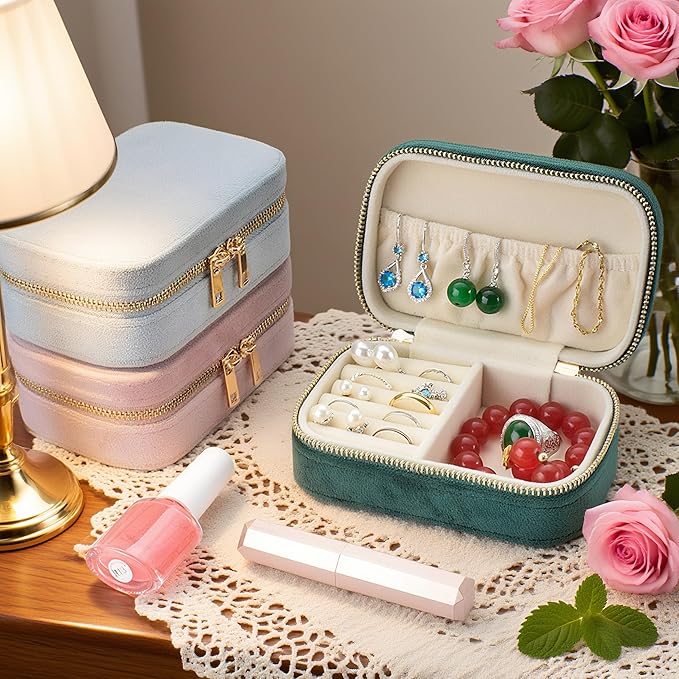 Small Travel Jewelry Case for Women - Plush Velvet Portable Organizer, Holds 20+ Bracelet/Necklace/Earrings/Rings, Giftable Storage Display Box Zipper, Mother/Bridesmaid/Girlfriend Gift (Green)